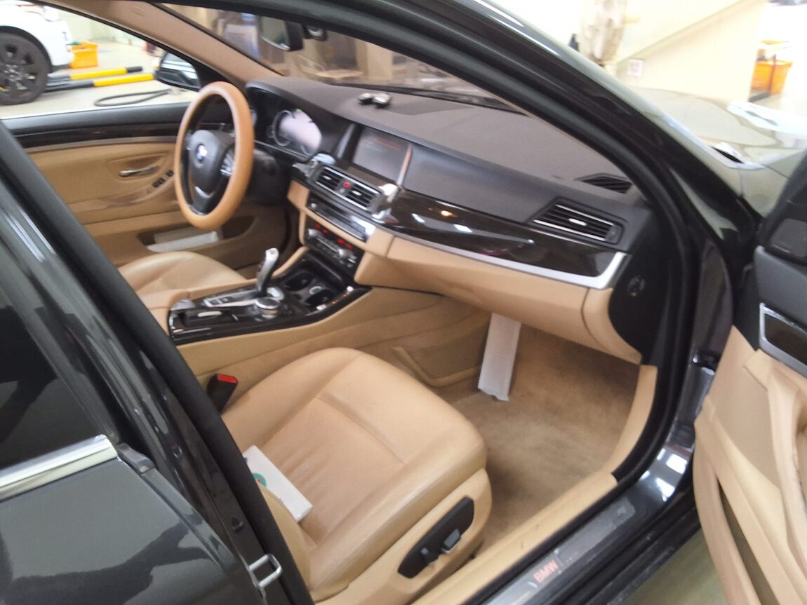BMW 5 SERIES (6TH GEN) 520d LUXURY 2015 - zdjęcie 16