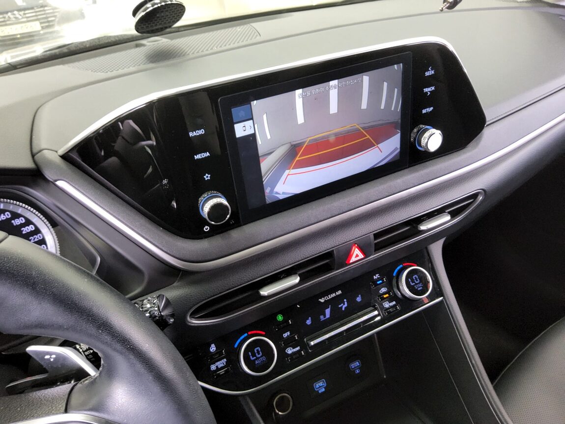 HYUNDAI SONATA (DN8) HYBRID 2.0 HEV MODERN 2022 - zdjęcie 17