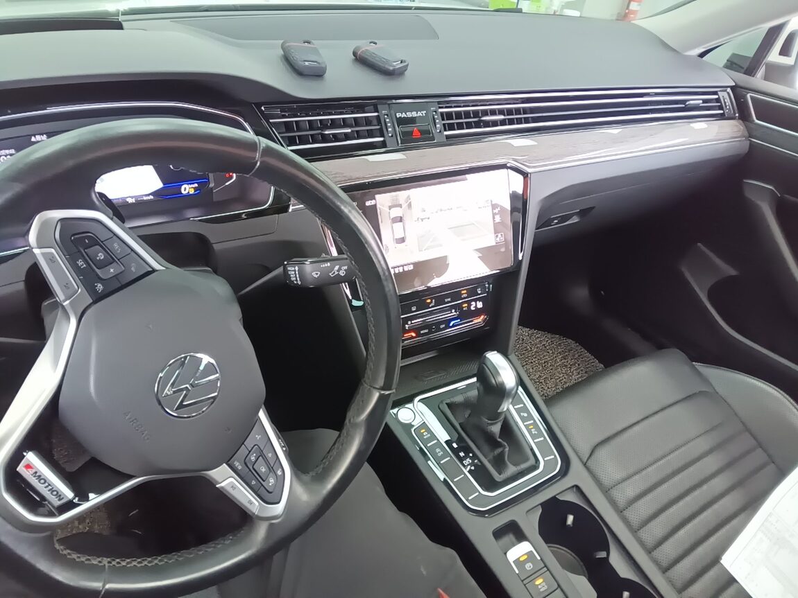 VOLKSWAGEN PASSAT GT (8TH GEN) 2.0 TDI 4MOTION PRESTIGE 2022 - zdjęcie 11