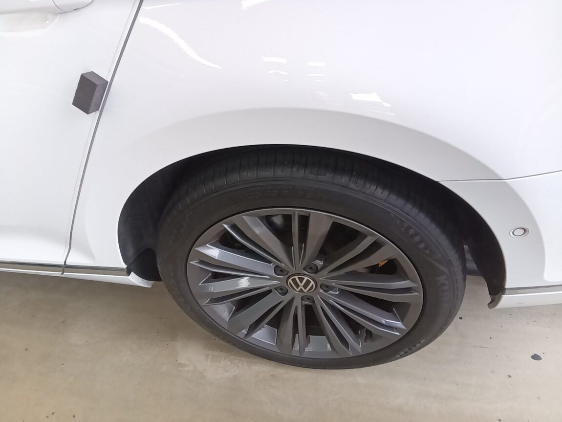 VOLKSWAGEN PASSAT GT (8TH GEN) 2.0 TDI 4MOTION PRESTIGE 2022 - zdjęcie 25