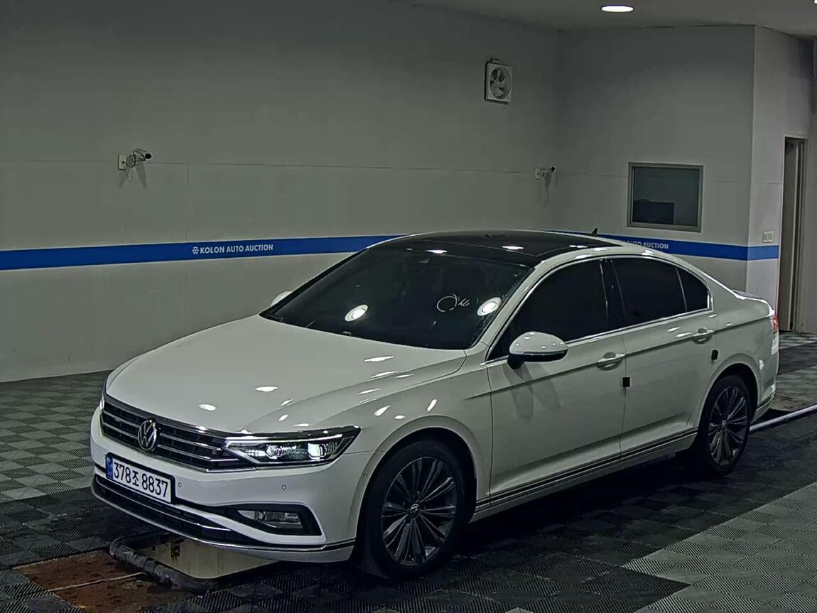 VOLKSWAGEN PASSAT GT (8TH GEN) 2.0 TDI 4MOTION PRESTIGE 2022 - zdjęcie 2