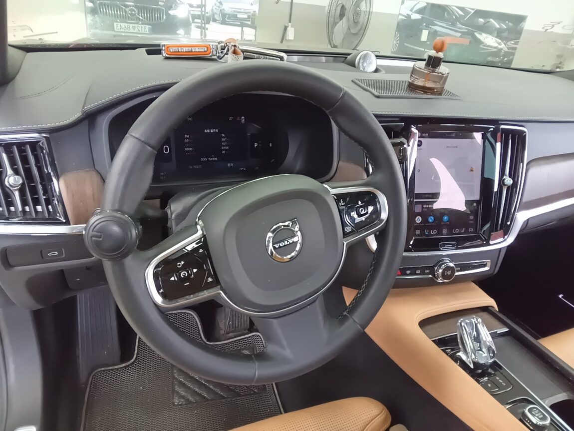 VOLVO THE NEW S90 B5 ULTIMATE BRIGHT 2023 - zdjęcie 17