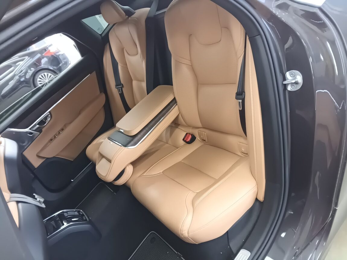 VOLVO THE NEW S90 B5 ULTIMATE BRIGHT 2023 - zdjęcie 19