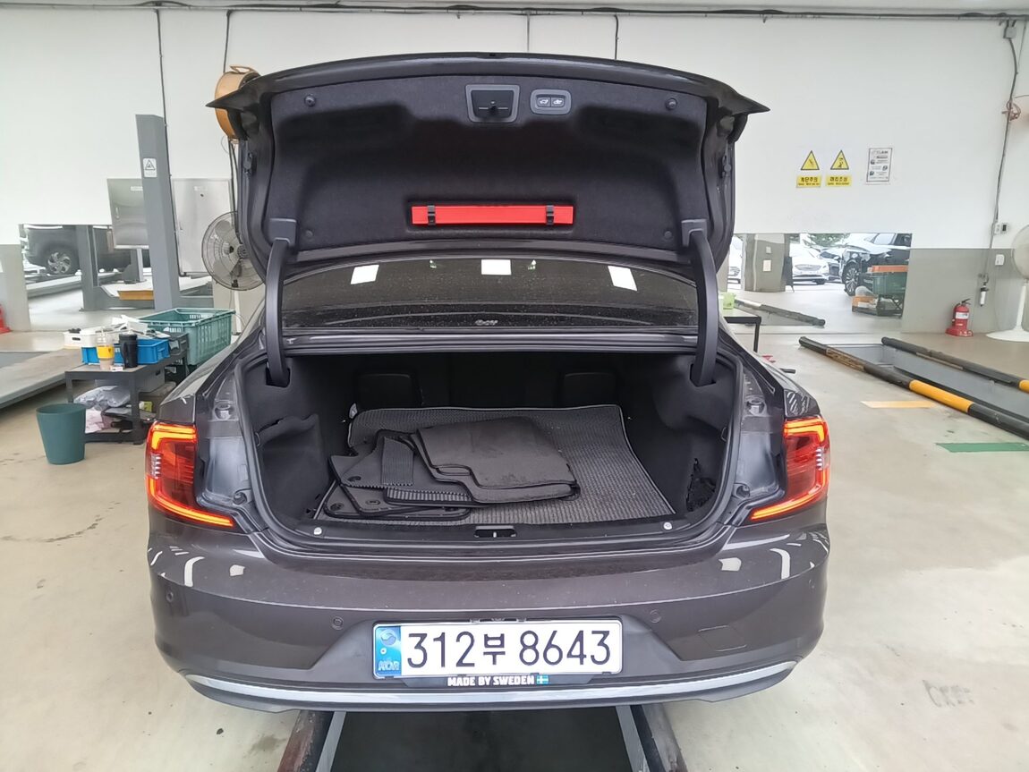 VOLVO THE NEW S90 B5 ULTIMATE BRIGHT 2023 - zdjęcie 15