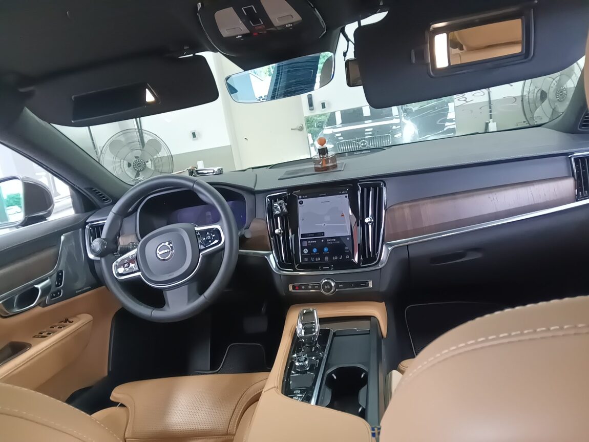 VOLVO THE NEW S90 B5 ULTIMATE BRIGHT 2023 - zdjęcie 20