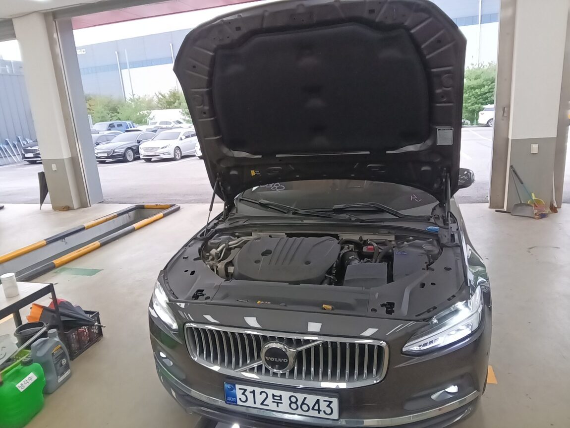 VOLVO THE NEW S90 B5 ULTIMATE BRIGHT 2023 - zdjęcie 26