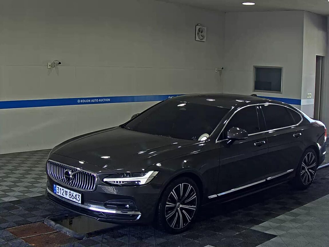 VOLVO THE NEW S90 B5 ULTIMATE BRIGHT 2023 - zdjęcie 2