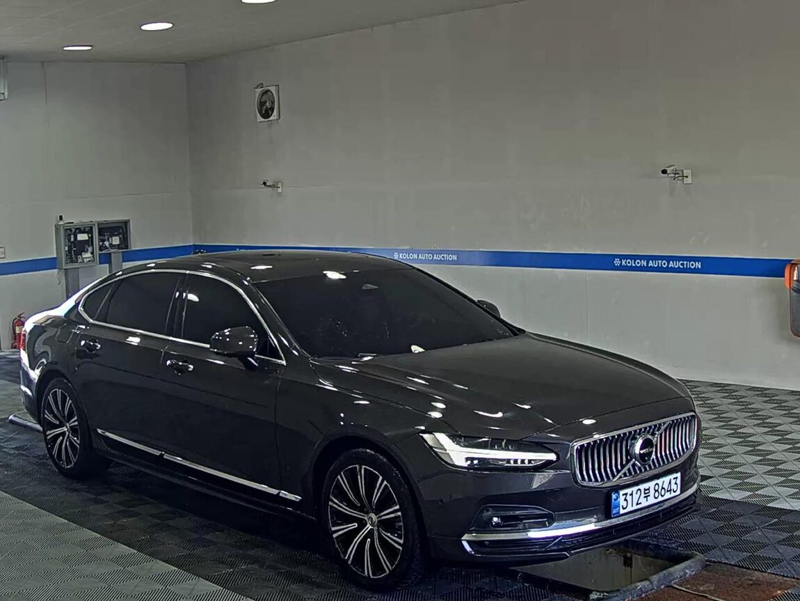 VOLVO THE NEW S90 B5 ULTIMATE BRIGHT 2023 - zdjęcie 3