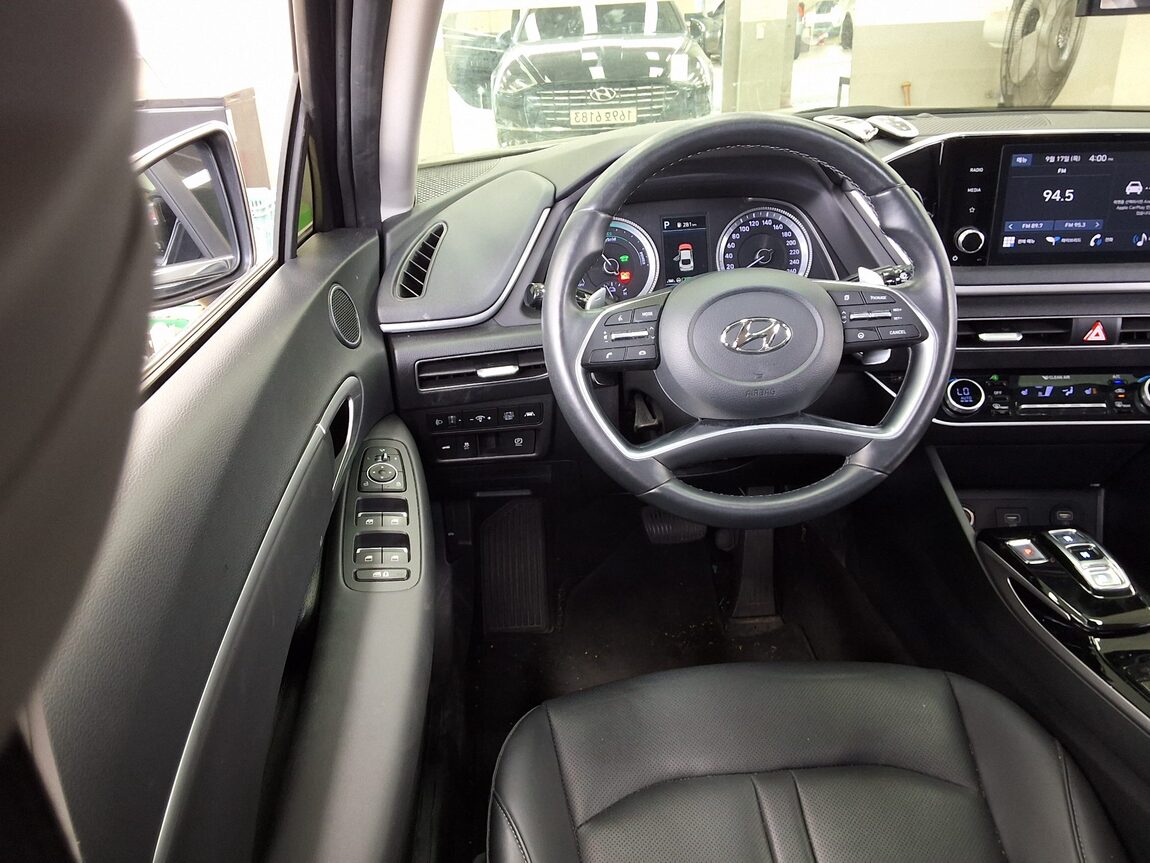 HYUNDAI SONATA (DN8) HYBRID 2.0 HEV MODERN 2022 - zdjęcie 18