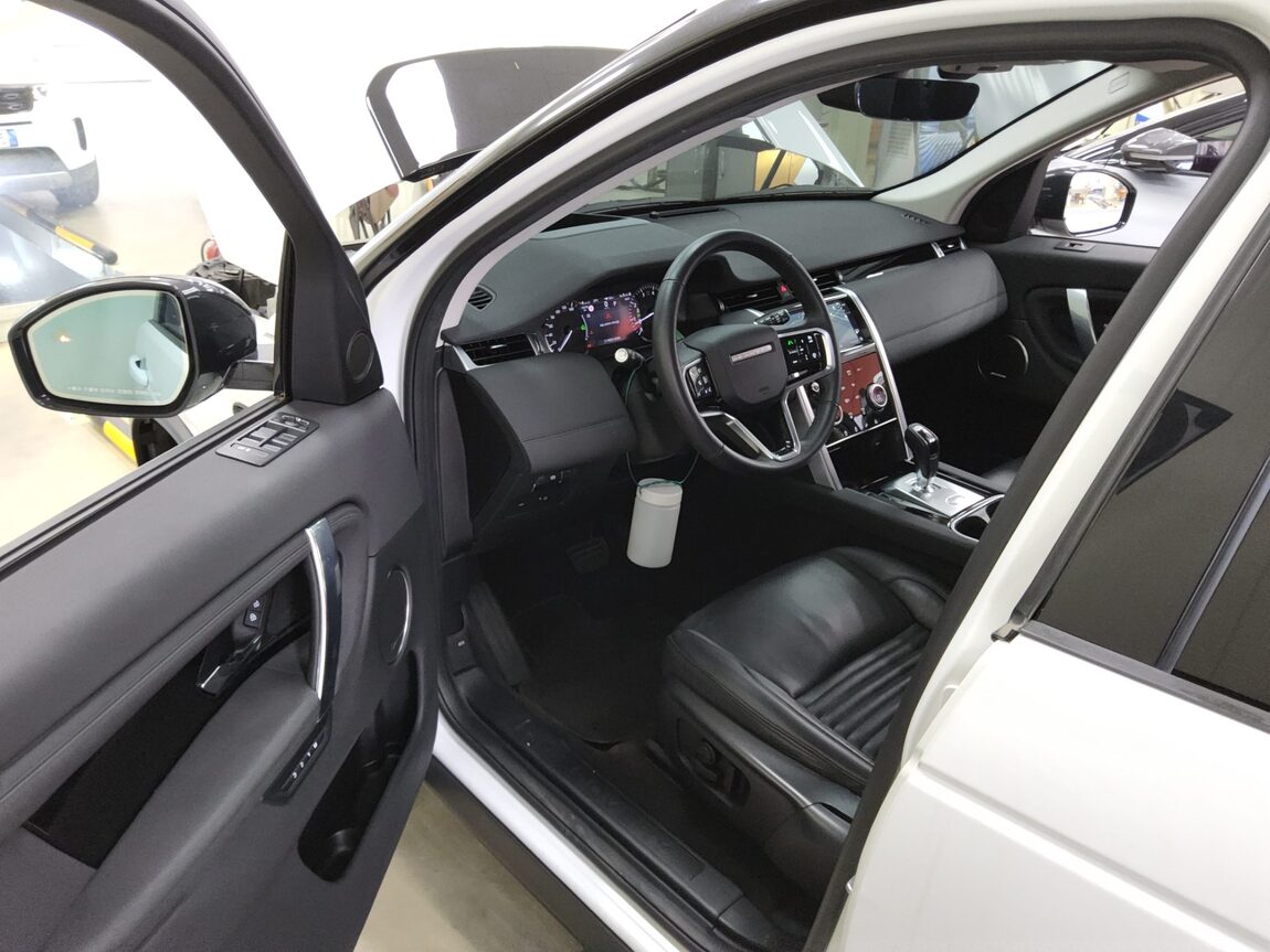 LAND ROVER DISCOVERY SPORT 2.0 P250 SE 2023 - zdjęcie 10