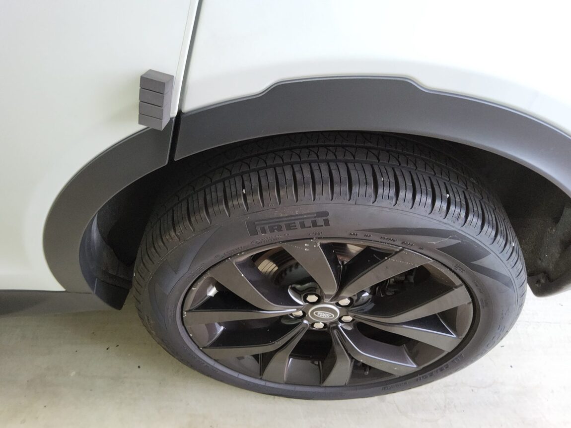 LAND ROVER DISCOVERY SPORT 2.0 P250 SE 2023 - zdjęcie 24