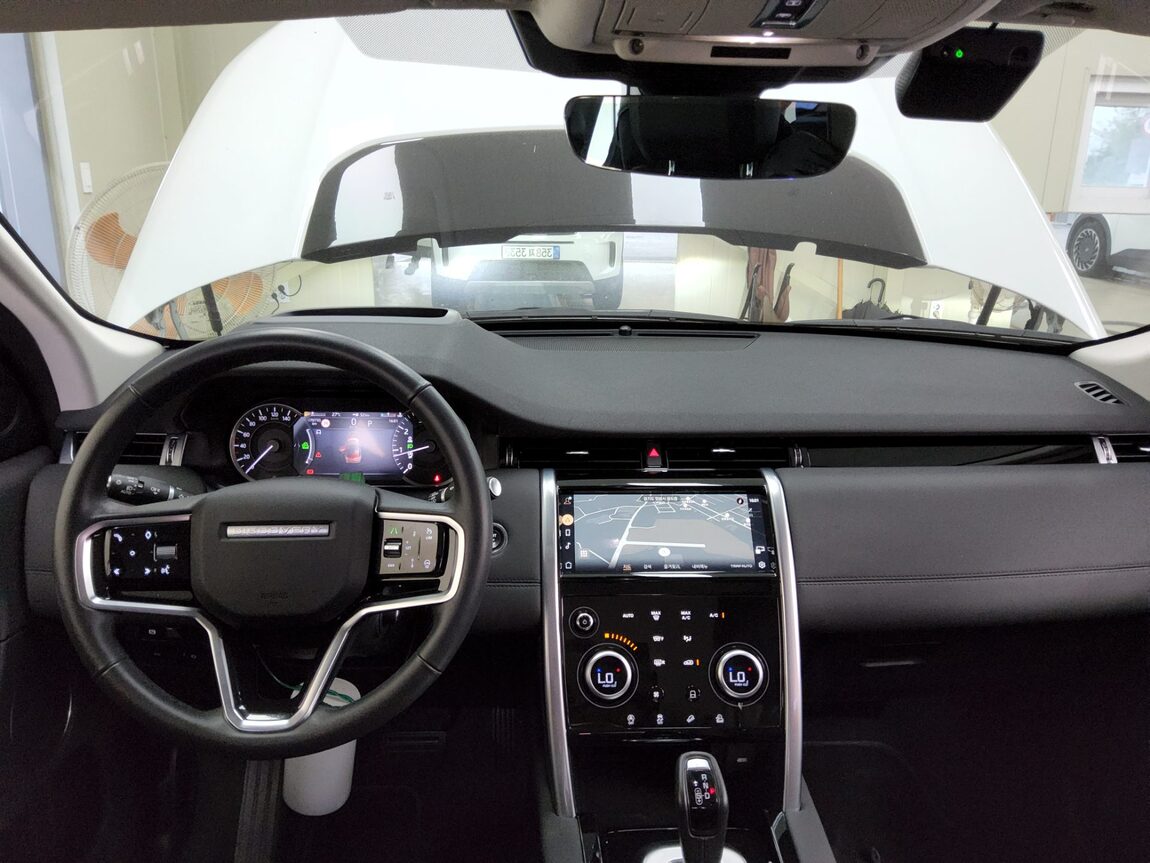 LAND ROVER DISCOVERY SPORT 2.0 P250 SE 2023 - zdjęcie 11