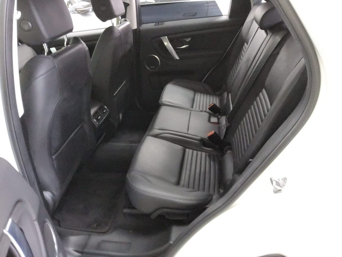 LAND ROVER DISCOVERY SPORT 2.0 P250 SE 2023 - zdjęcie 12