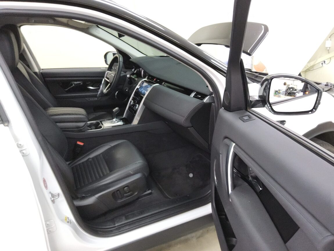 LAND ROVER DISCOVERY SPORT 2.0 P250 SE 2023 - zdjęcie 14