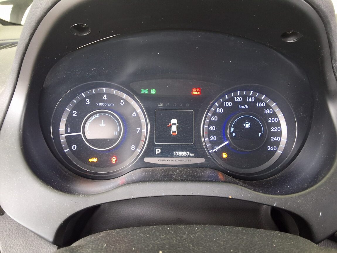 HYUNDAI GRANDEUR HG HG 300 PREMIUM 2015 - zdjęcie 10