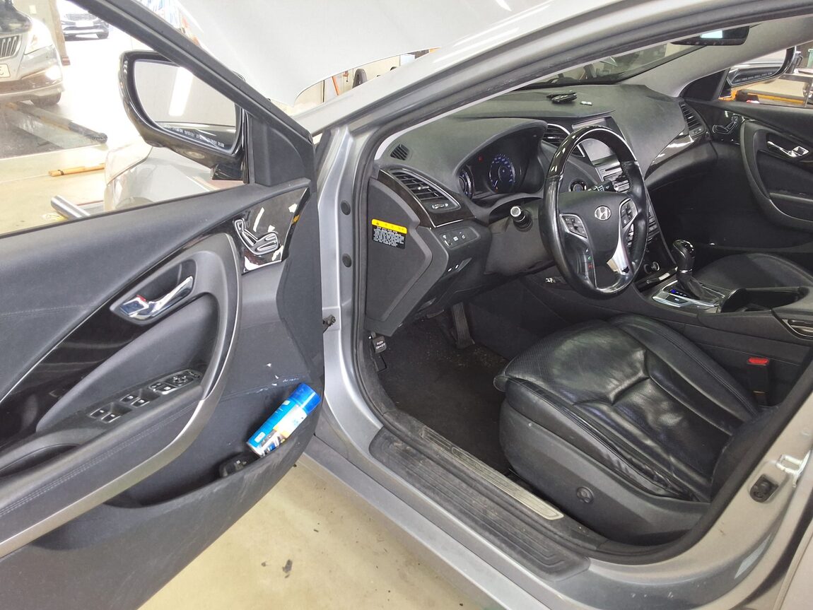 HYUNDAI GRANDEUR HG HG 300 PREMIUM 2015 - zdjęcie 11