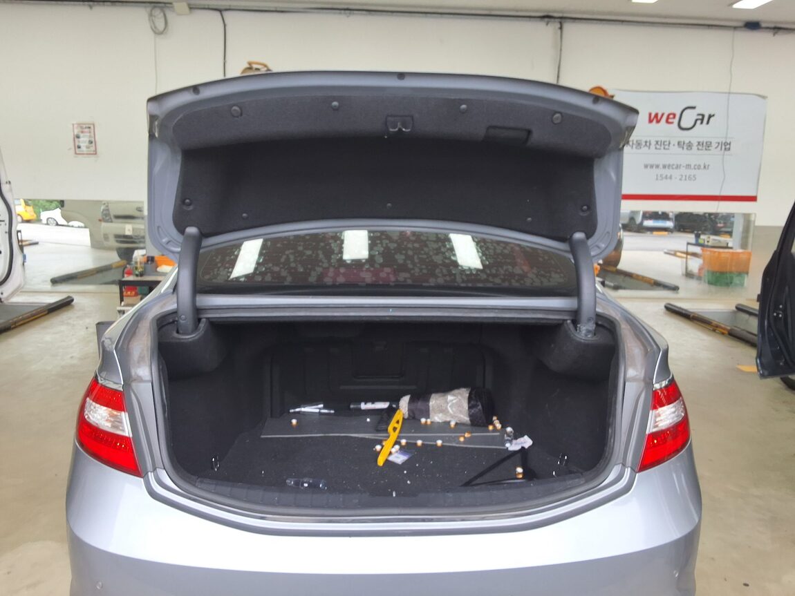 HYUNDAI GRANDEUR HG HG 300 PREMIUM 2015 - zdjęcie 16