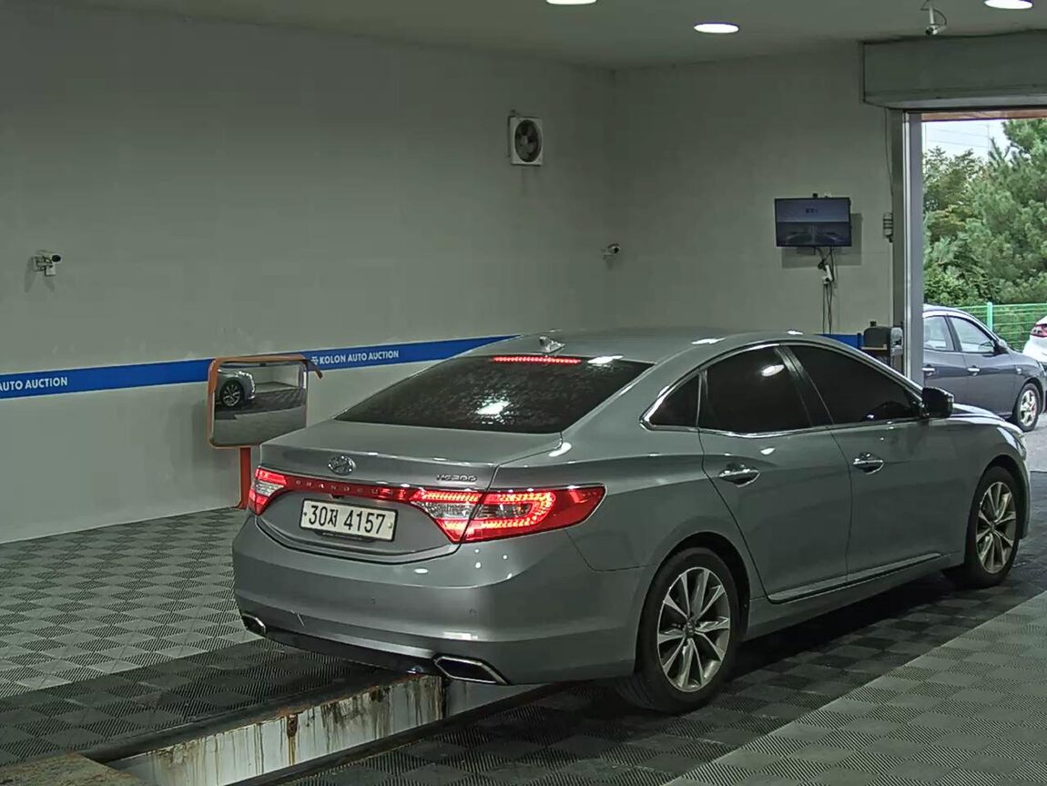 HYUNDAI GRANDEUR HG HG 300 PREMIUM 2015 - zdjęcie 5