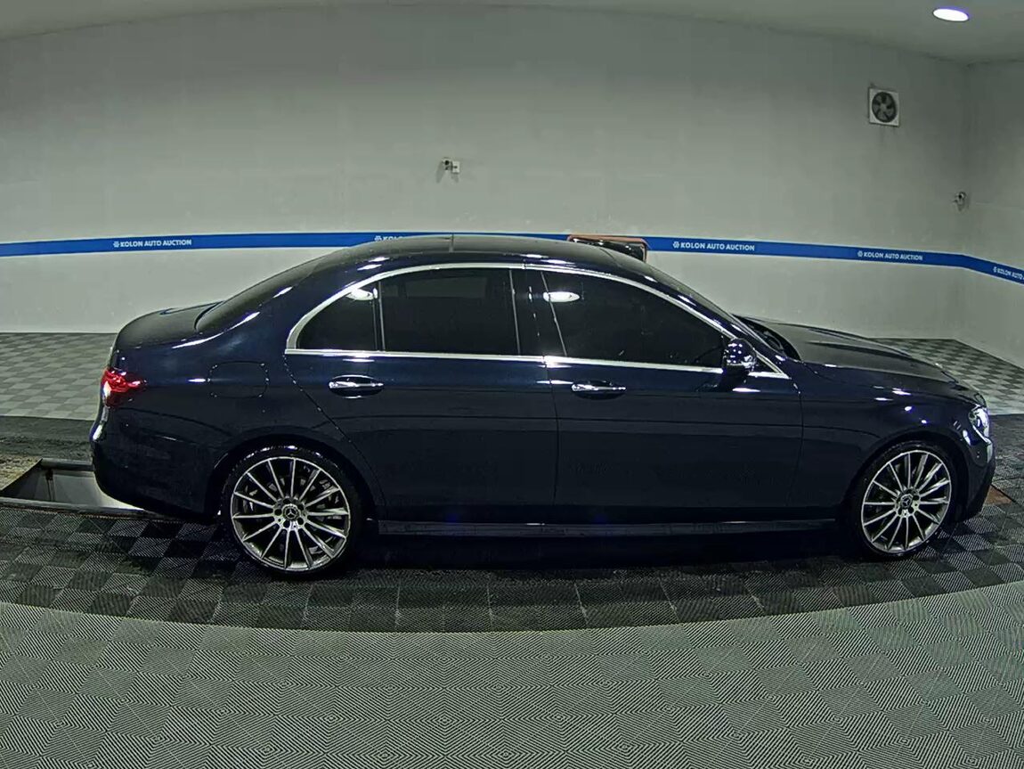 MERCEDES-BENZ E-CLASS (5TH GEN) E350 4MATIC AMG LINE 2022 - zdjęcie 4