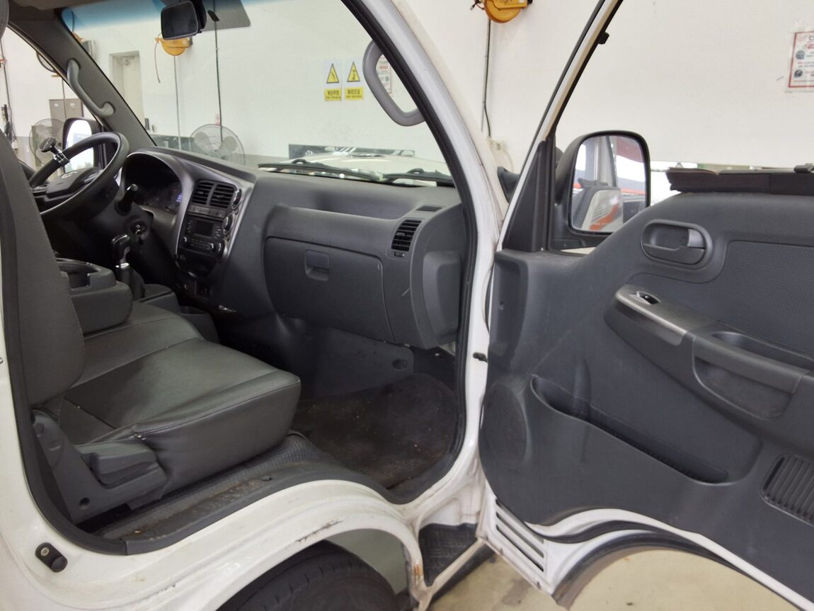KIA BONGO III CARGO CRDi KING CAB EXTRA LONG WHEELBASE 2017 - zdjęcie 11