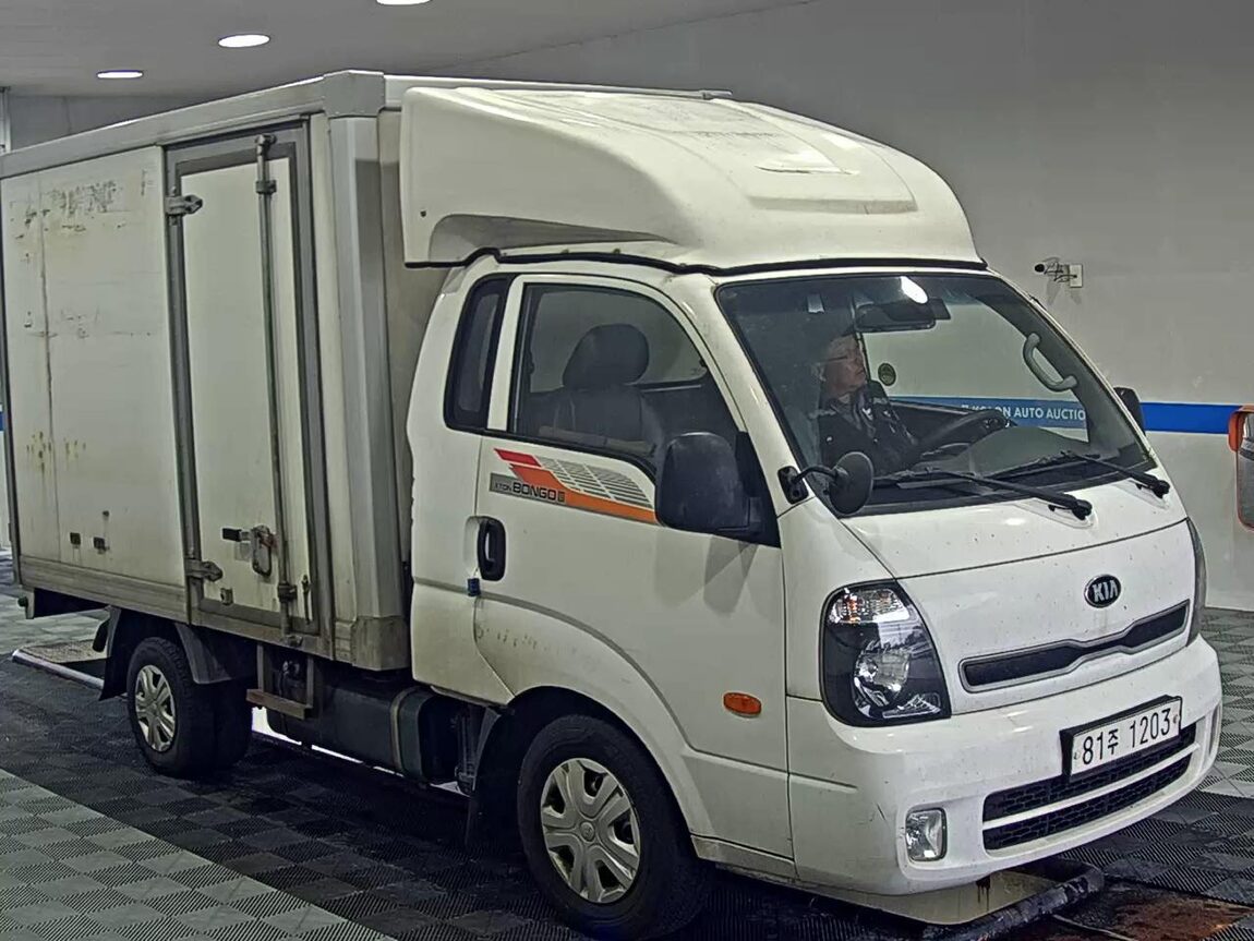 KIA BONGO III CARGO CRDi KING CAB EXTRA LONG WHEELBASE 2017 - zdjęcie 3
