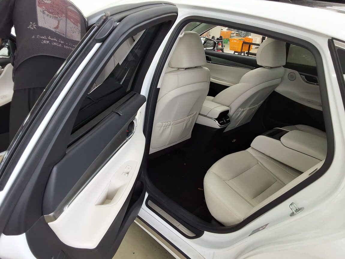 HYUNDAI THE NEW GRANDEUR IG GASOLINE 2.5 LE BLANC 2023 - zdjęcie 12