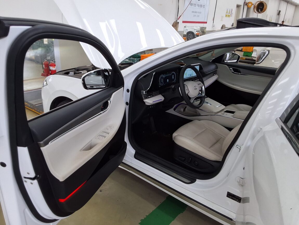 HYUNDAI THE NEW GRANDEUR IG GASOLINE 2.5 LE BLANC 2023 - zdjęcie 10
