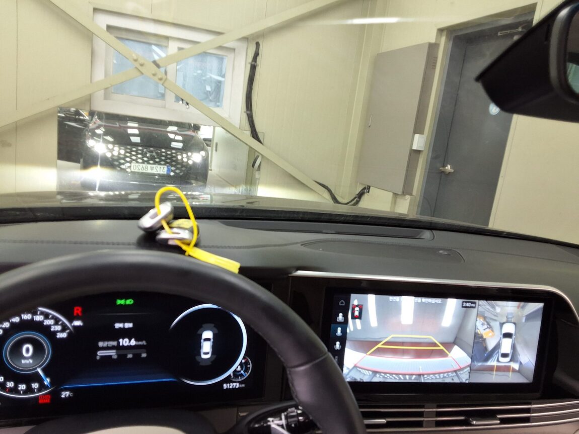 HYUNDAI THE NEW GRANDEUR IG GASOLINE 2.5 LE BLANC 2023 - zdjęcie 25