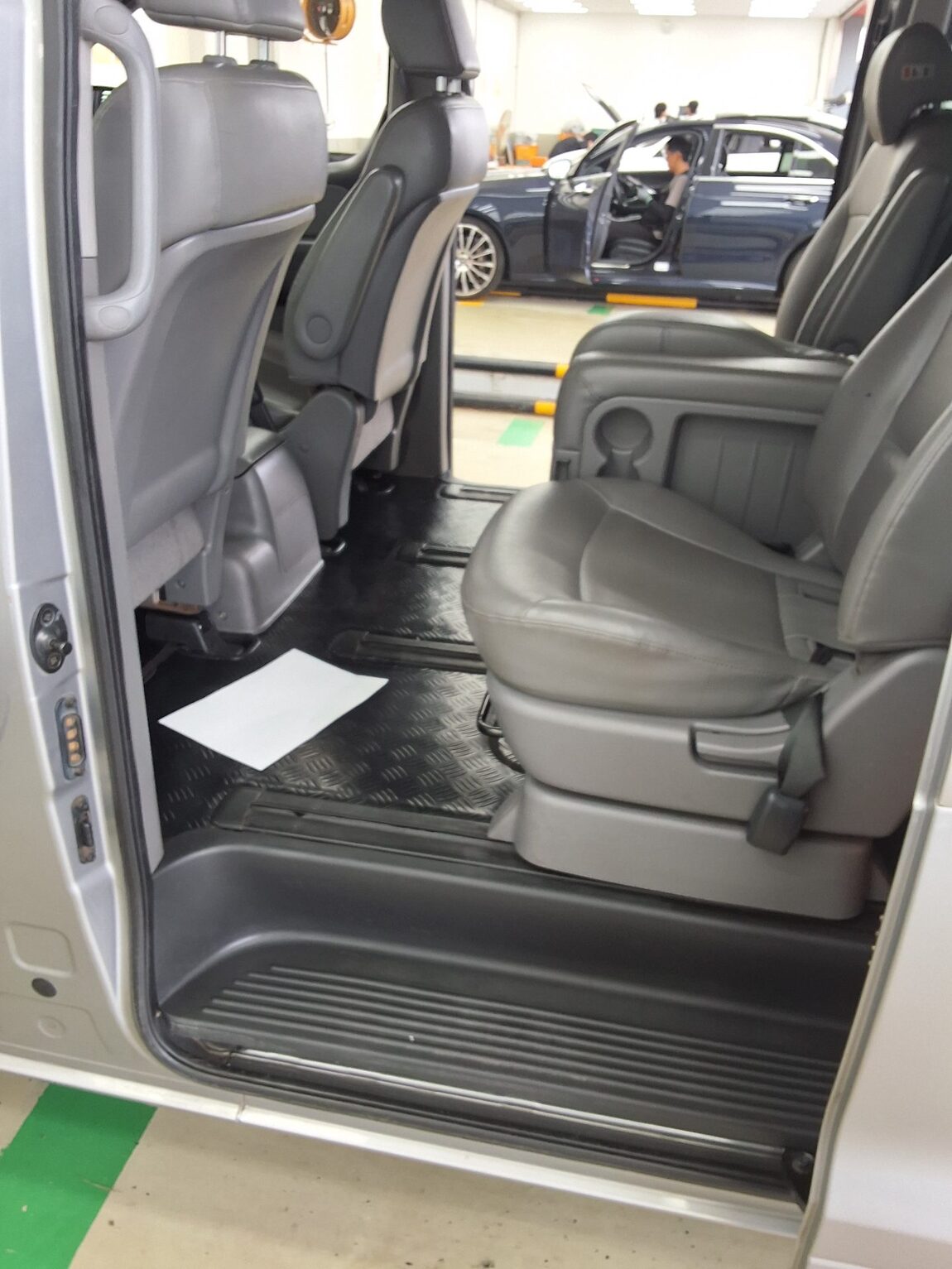 HYUNDAI GRAND STAREX 11-SEATER DIESEL CVX LUXURY 2015 - zdjęcie 13