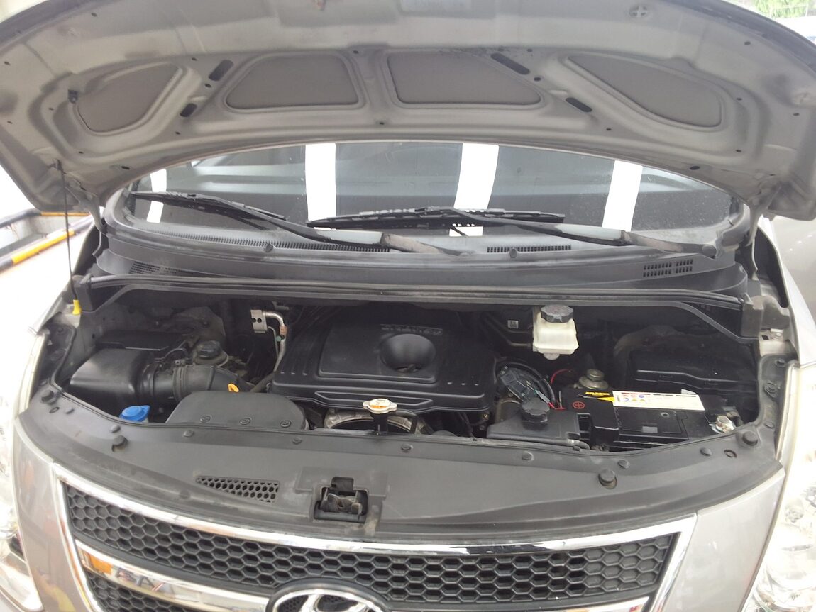 HYUNDAI GRAND STAREX 11-SEATER DIESEL CVX LUXURY 2015 - zdjęcie 20
