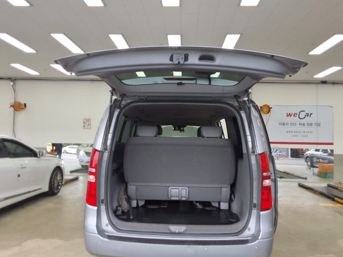 HYUNDAI GRAND STAREX 11-SEATER DIESEL CVX LUXURY 2015 - zdjęcie 16