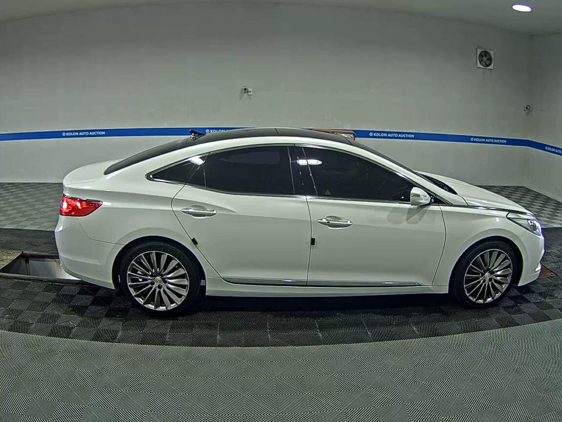 HYUNDAI GRANDEUR HG HG 300 NOBLE 2012 - zdjęcie 4
