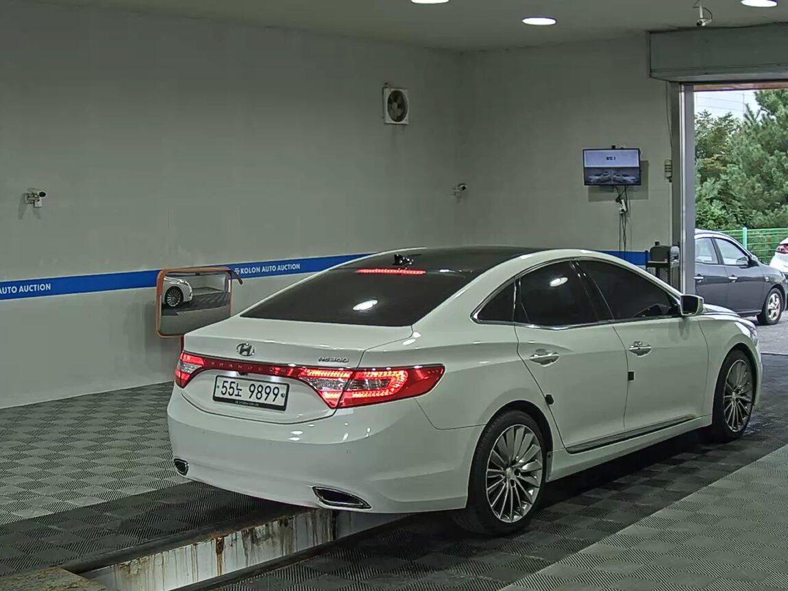 HYUNDAI GRANDEUR HG HG 300 NOBLE 2012 - zdjęcie 5
