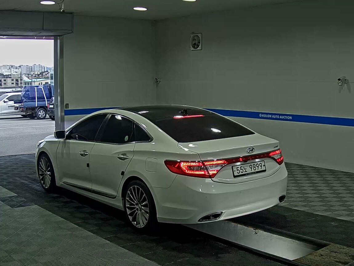 HYUNDAI GRANDEUR HG HG 300 NOBLE 2012 - zdjęcie 6
