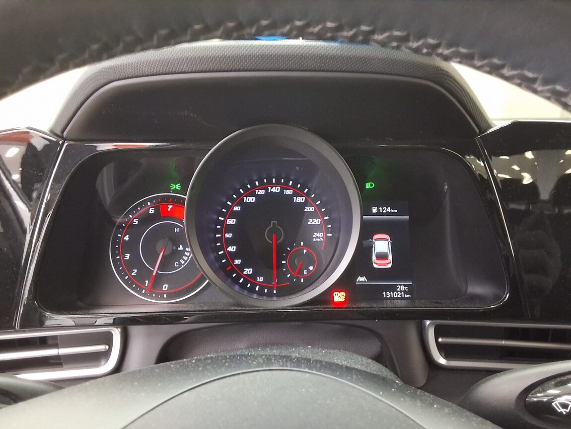 HYUNDAI AVANTE (CN7) 1.6 GASOLINE MODERN 2021 - zdjęcie 10