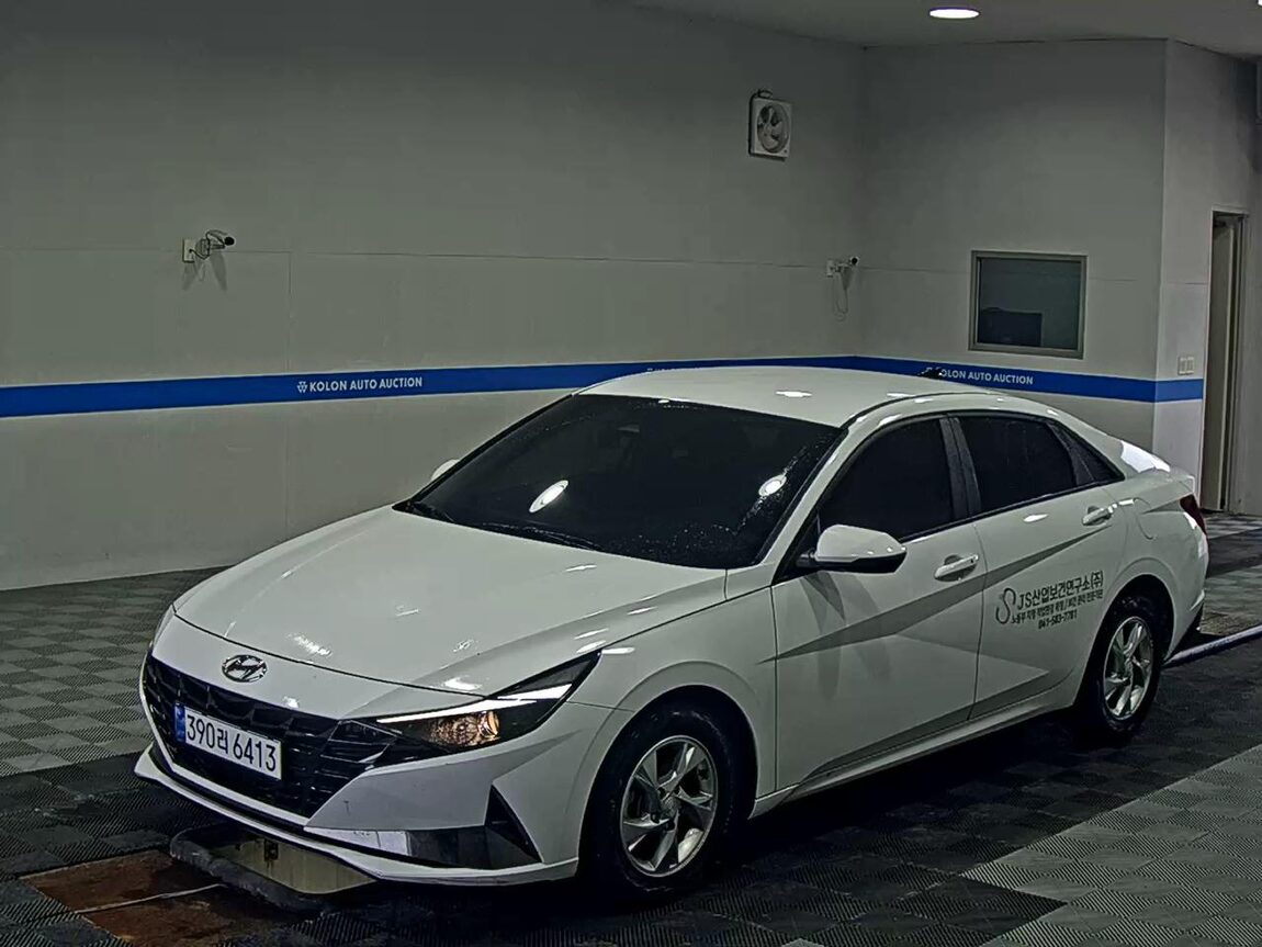 HYUNDAI AVANTE (CN7) 1.6 GASOLINE MODERN 2021 - zdjęcie 2