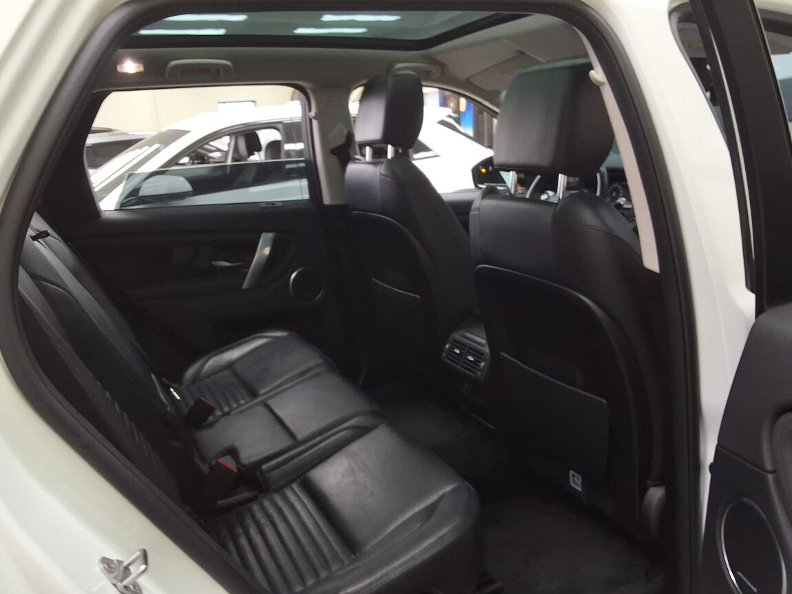LAND ROVER DISCOVERY SPORT 2.0 D180 SE 2020 - zdjęcie 14