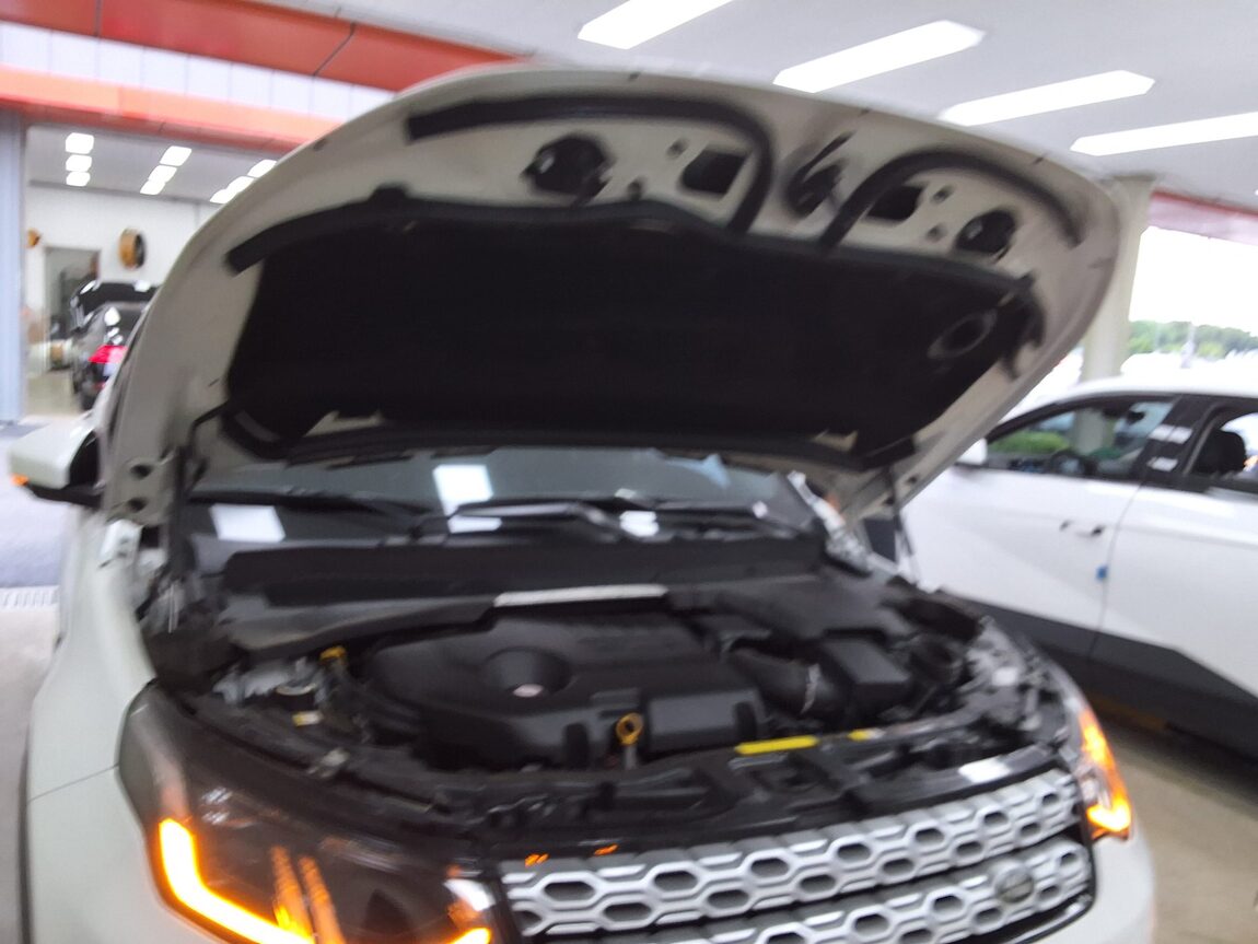 LAND ROVER DISCOVERY SPORT 2.0 D180 SE 2020 - zdjęcie 18