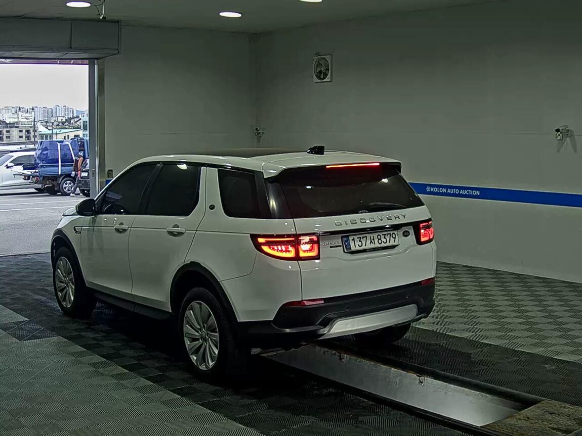 LAND ROVER DISCOVERY SPORT 2.0 D180 SE 2020 - zdjęcie 6