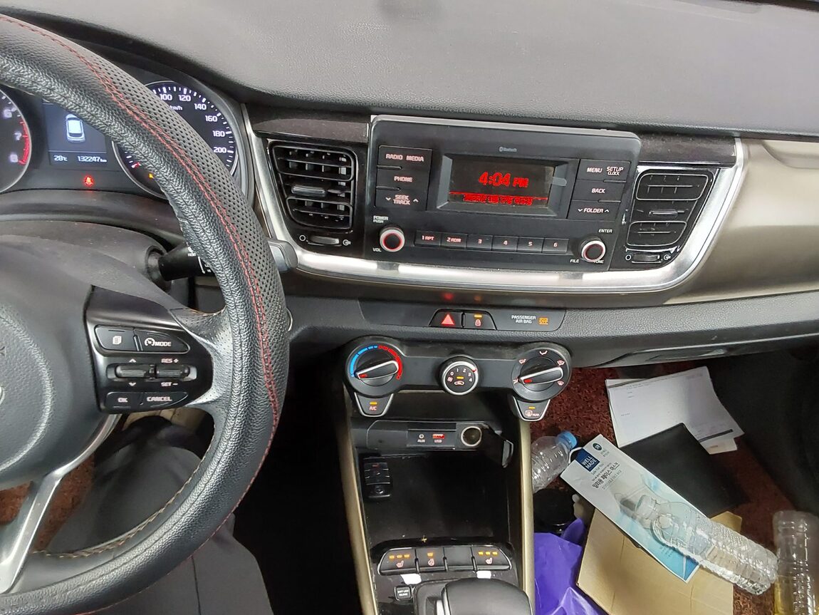KIA STONIC 1.4 GASOLINE TRENDY 2018 - zdjęcie 17