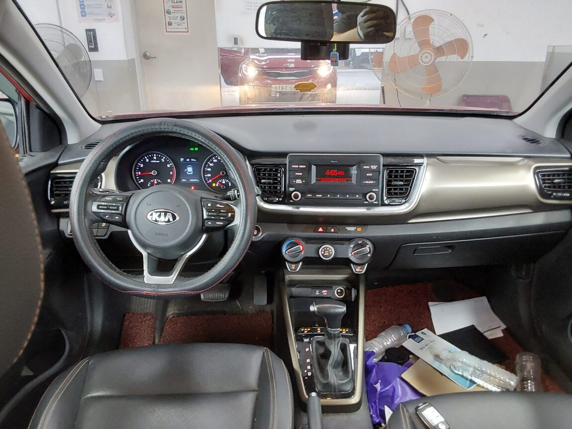 KIA STONIC 1.4 GASOLINE TRENDY 2018 - zdjęcie 11