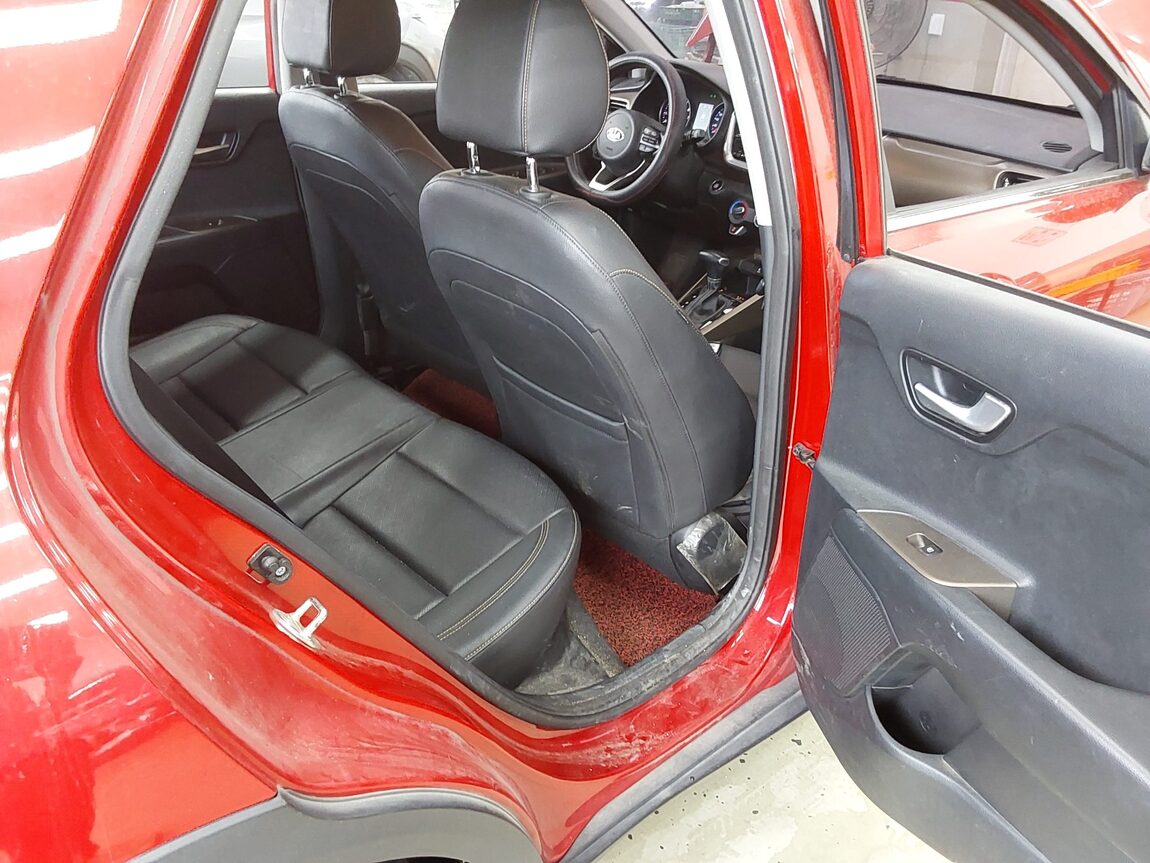 KIA STONIC 1.4 GASOLINE TRENDY 2018 - zdjęcie 13