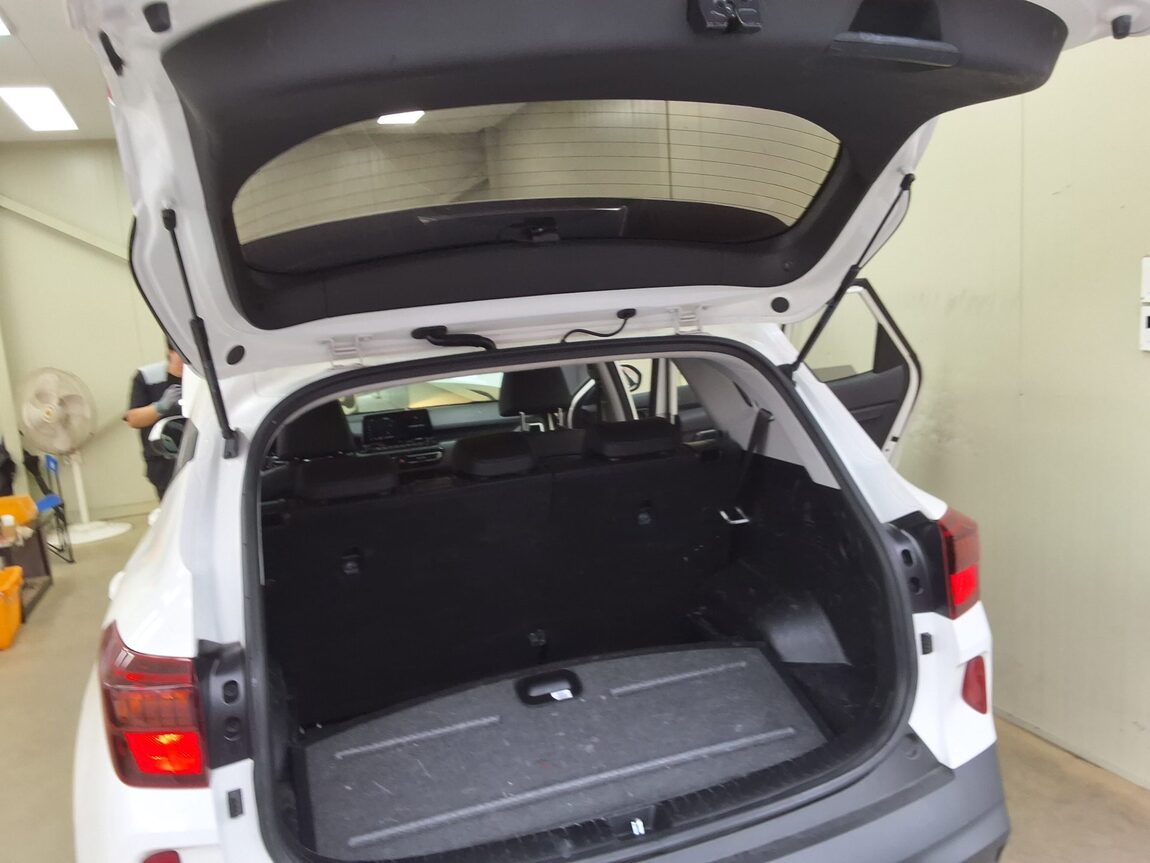 KIA SELTOS 1.6 GASOLINE 2WD TRENDY 2022 - zdjęcie 16