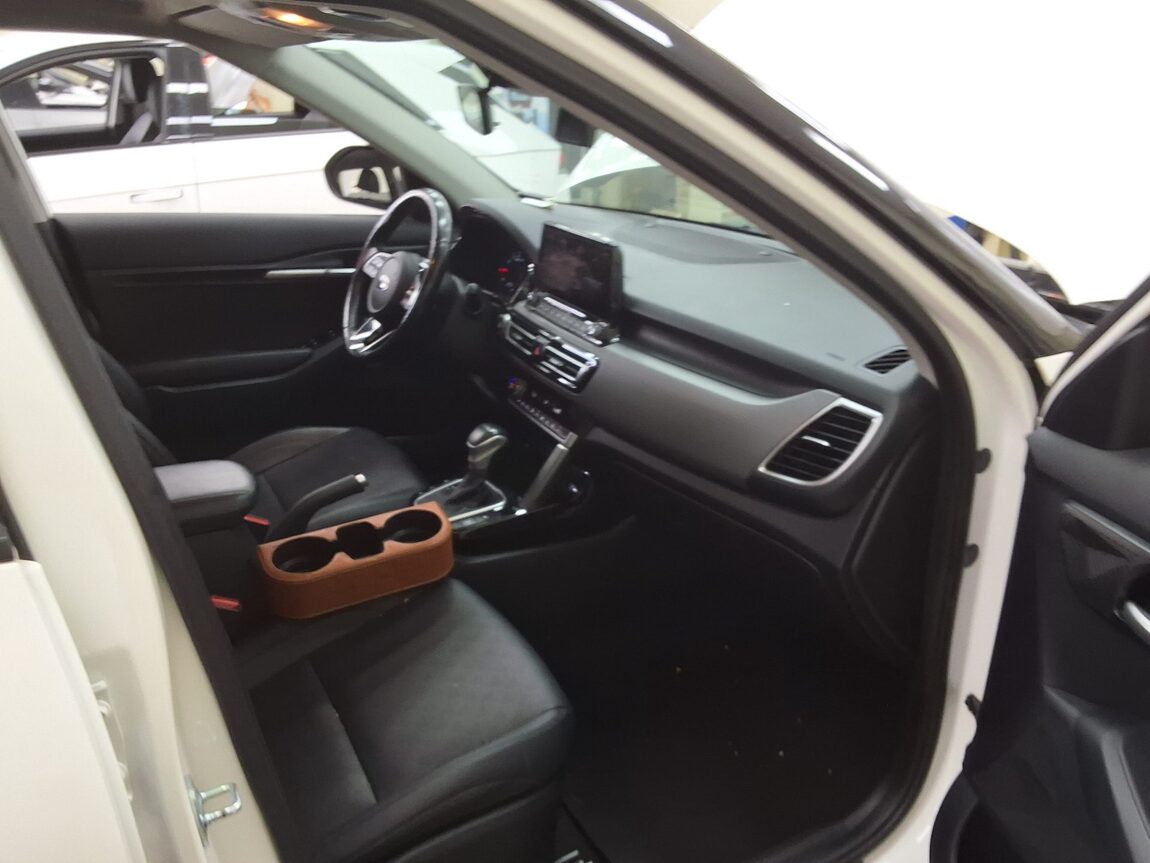 KIA SELTOS 1.6 GASOLINE 2WD TRENDY 2022 - zdjęcie 15