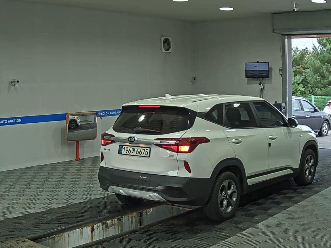 KIA SELTOS 1.6 GASOLINE 2WD TRENDY 2022 - zdjęcie 5