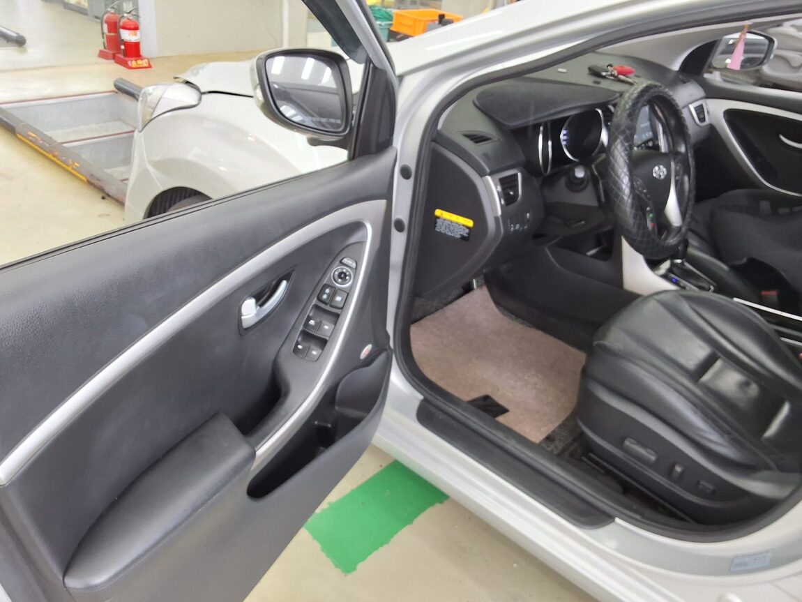 HYUNDAI THE NEW i30 1.6 VGT PYL 2015 - zdjęcie 10