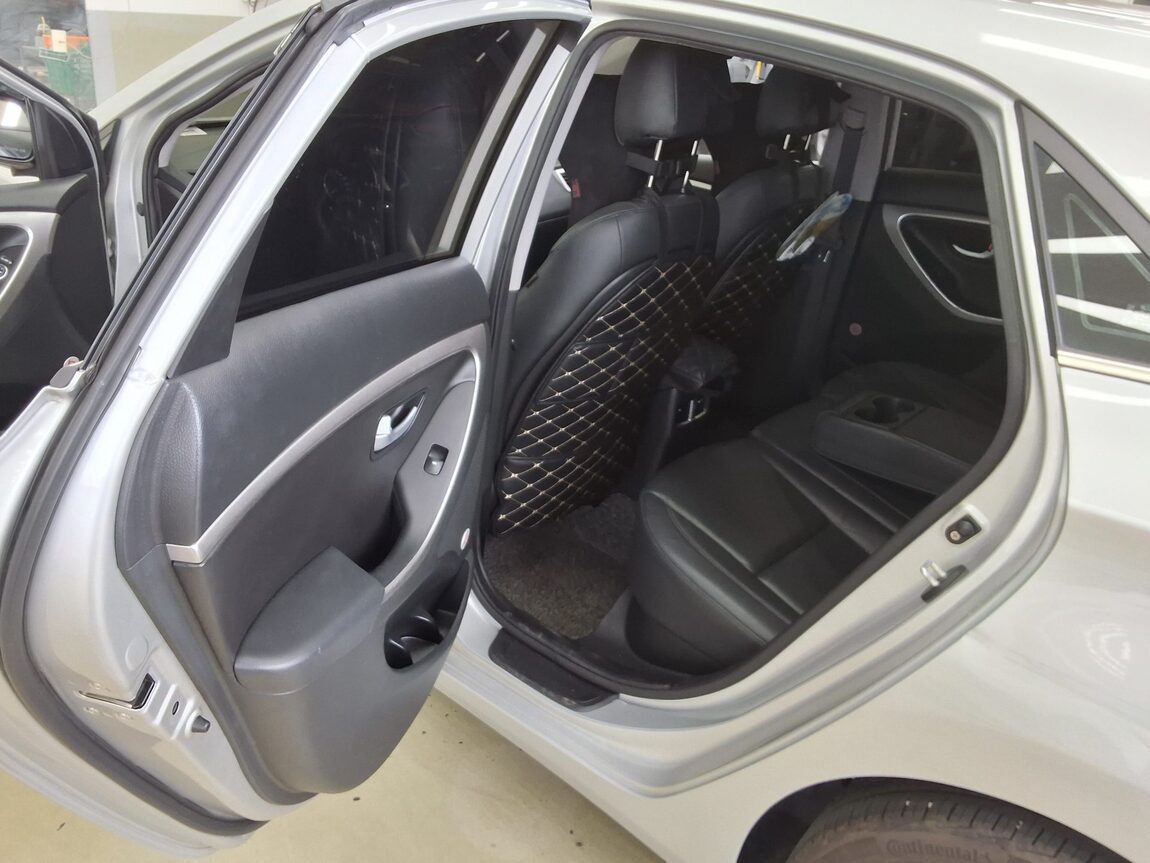 HYUNDAI THE NEW i30 1.6 VGT PYL 2015 - zdjęcie 12