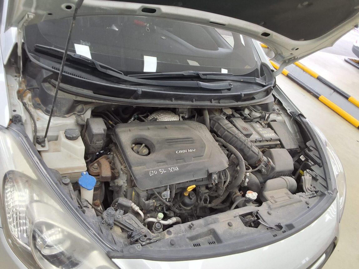 HYUNDAI THE NEW i30 1.6 VGT PYL 2015 - zdjęcie 20
