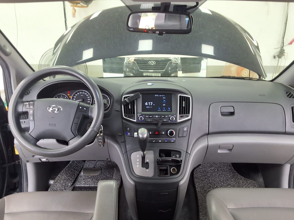 HYUNDAI THE NEW GRAND STAREX 5-SEATER DIESEL VAN SMART 2019 - zdjęcie 12