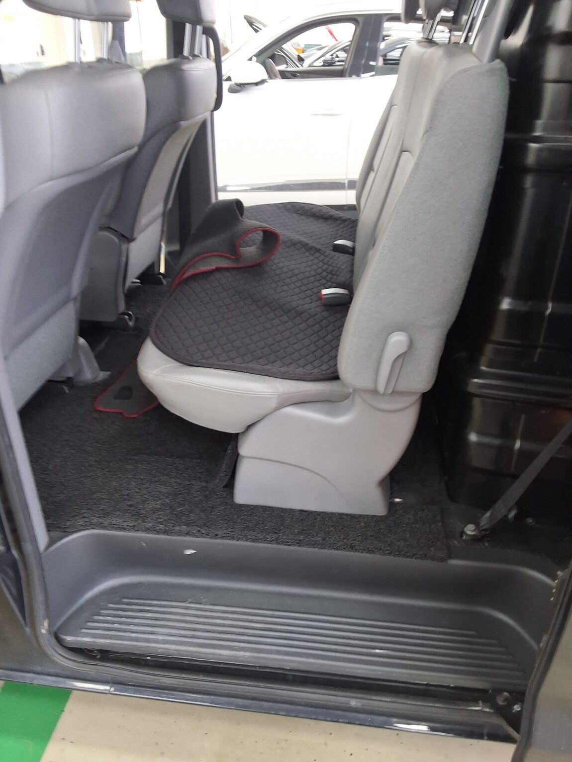 HYUNDAI THE NEW GRAND STAREX 5-SEATER DIESEL VAN SMART 2019 - zdjęcie 13